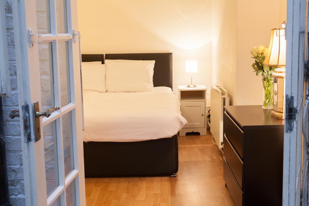 Victoria Station Apartment London Exterior photo
