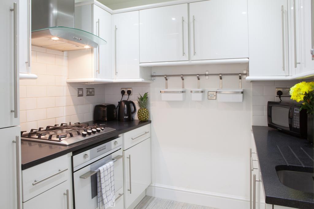 Victoria Station Apartment London Exterior photo