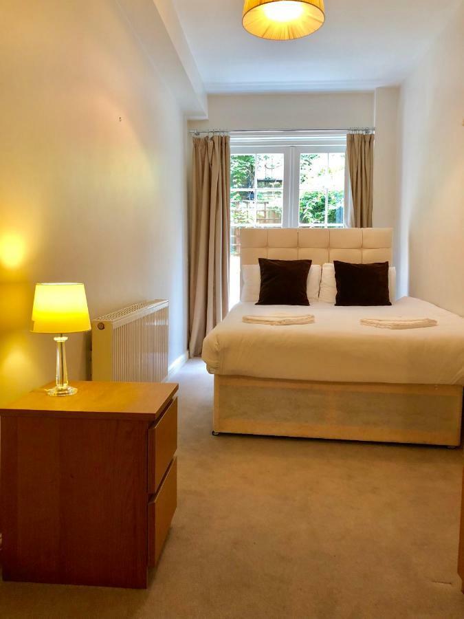 Victoria Station Apartment London Exterior photo